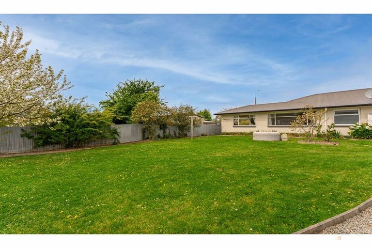 Photo of property in 30 Timaru Road, Waimate, 7924