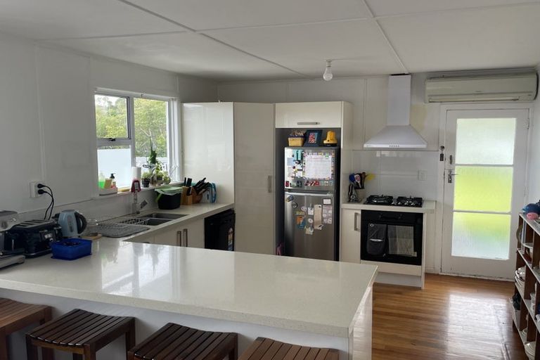 Photo of property in 13 Barclay Street, Newlands, Wellington, 6037