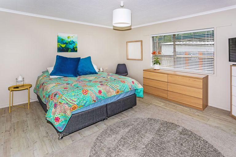 Photo of property in 84 Wharf Road, Clarks Beach, Pukekohe, 2679