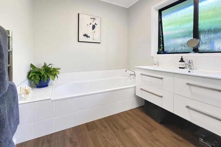 Photo of property in 8/66 Rathgar Road, Henderson, Auckland, 0610