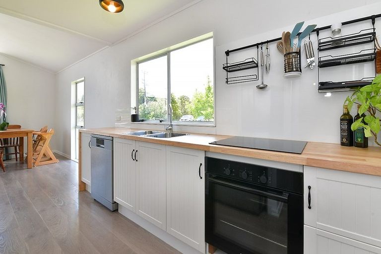 Photo of property in 129 Awaroa Road, Helensville, 0800