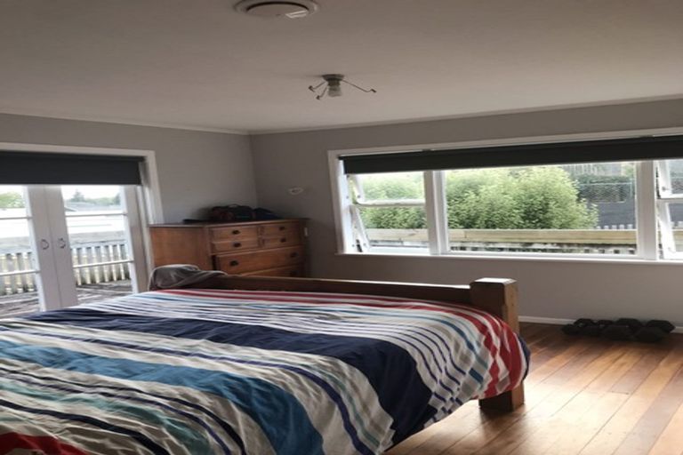 Photo of property in 130 Brooklands Road, Brooklands, New Plymouth, 4310