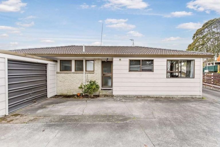 Photo of property in 1/319 Roscommon Road, Clendon Park, Auckland, 2103