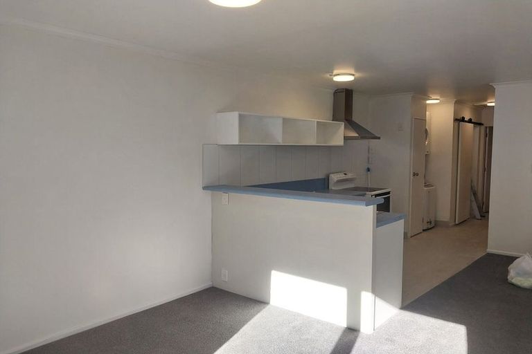 Photo of property in 64a Newlands Road, Newlands, Wellington, 6037