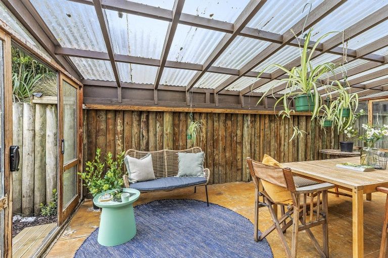 Photo of property in 91 Black Rock Road, Newlands, Wellington, 6037