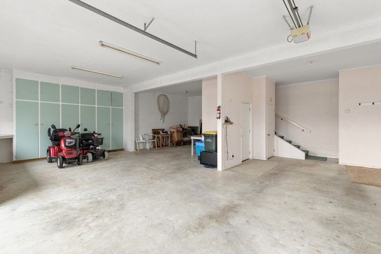 Photo of property in 47 Paynters Avenue, Strandon, New Plymouth, 4312