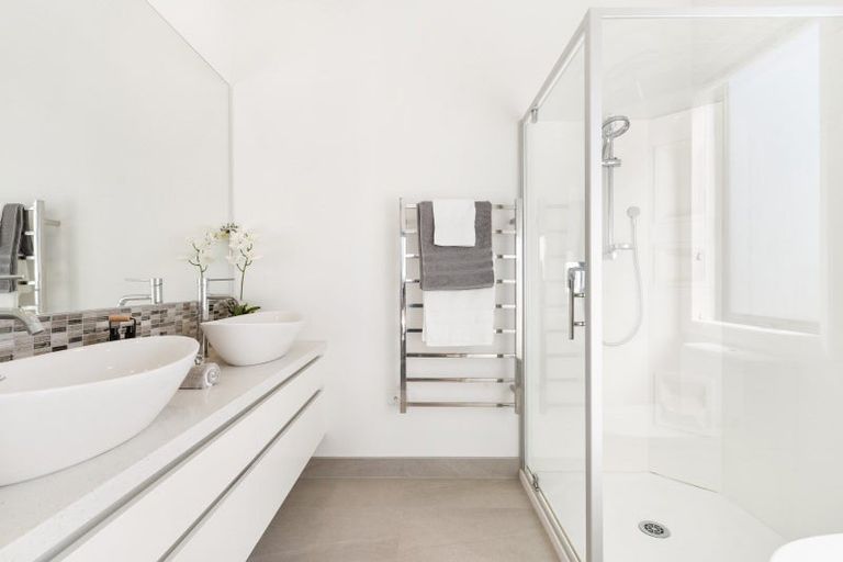 Photo of property in 69 Maka Terrace, Orewa, 0931