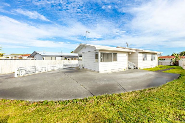 Photo of property in 1/12 Dunstan Place, Otara, Auckland, 2023