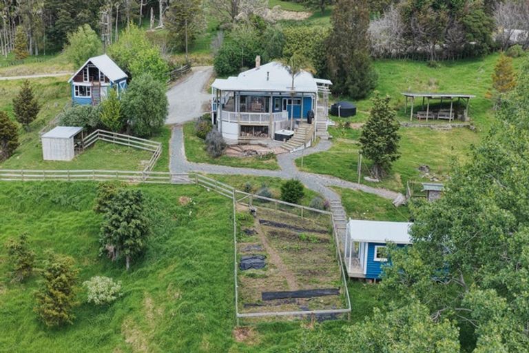 Photo of property in 7 James Road, Maungaturoto, 0587