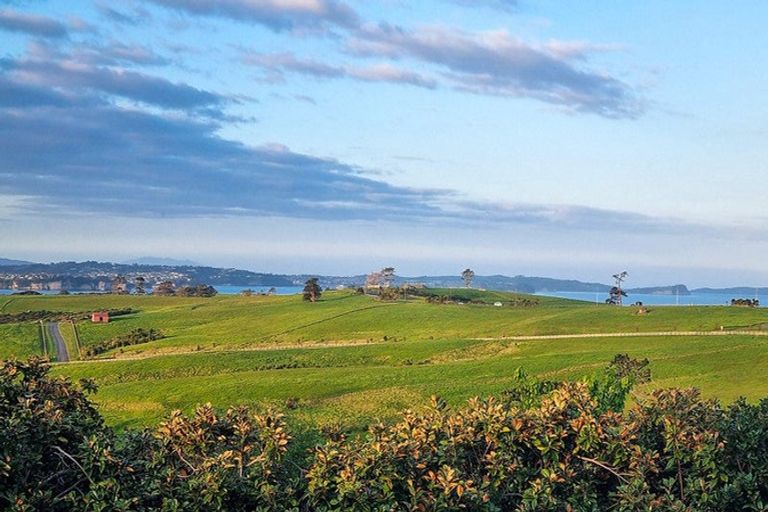 Photo of property in 181 Vaughans Road, Okura, Auckland, 0792