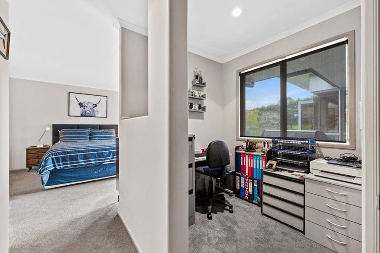 Photo of property in 175 Oraha Road, Kumeu, 0892