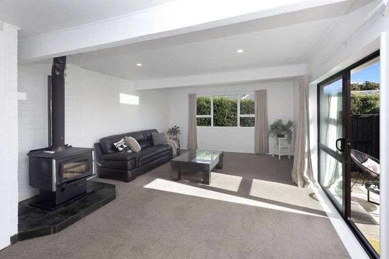 Photo of property in 107 Lowry Avenue, Redwood, Christchurch, 8051
