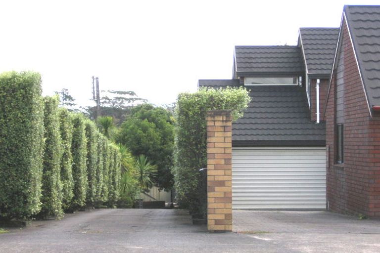 Photo of property in 1/56 Aberdeen Road, Campbells Bay, Auckland, 0620