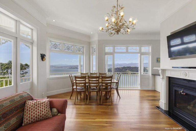 Photo of property in 10 Lookout Road, Roseneath, Wellington, 6011