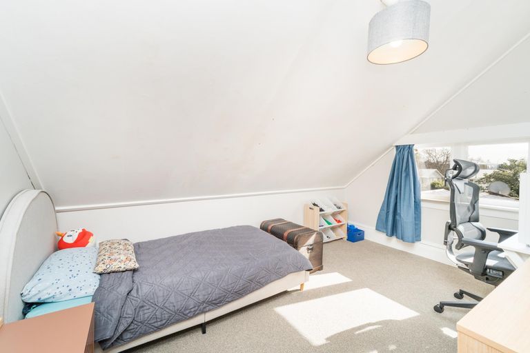 Photo of property in 103 Featherston Street, Takaro, Palmerston North, 4412