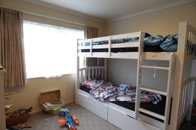 Photo of property in 40 Alwyn Avenue, Te Atatu South, Auckland, 0610