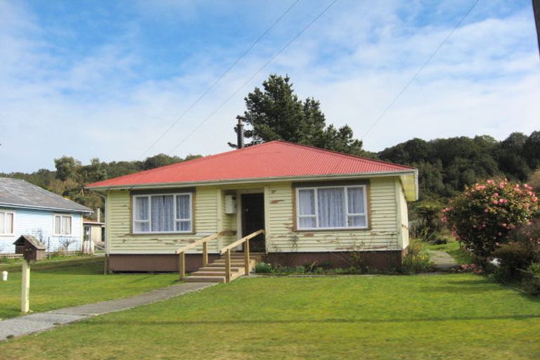 Photo of property in 44 Oxford Street, Taylorville, Greymouth, 7805