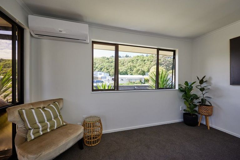 Photo of property in 37a Kotare Place, South Bay, Kaikoura, 7300