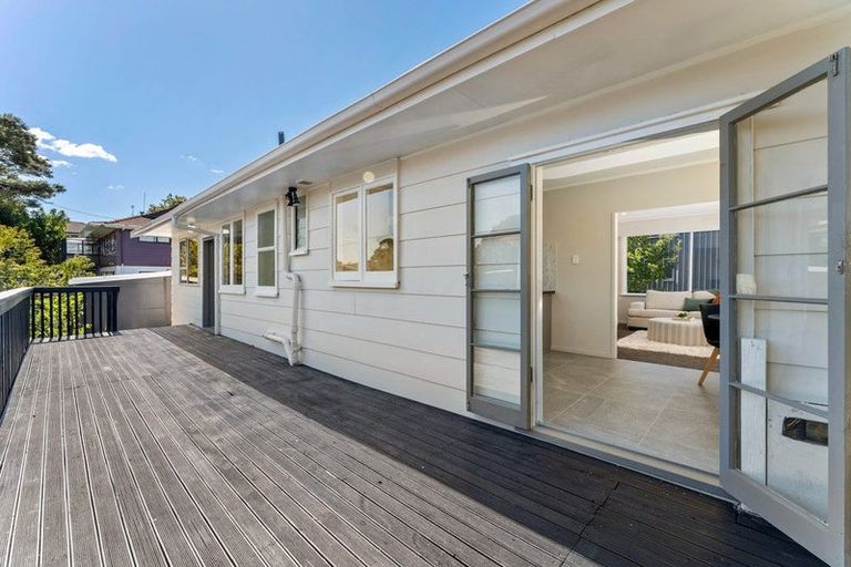 Photo of property in 19 Ribblesdale Road, Henderson, Auckland, 0612