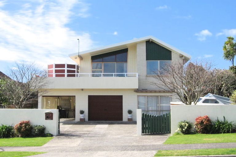 Photo of property in 21 Rangataua Street, Welcome Bay, Tauranga, 3112