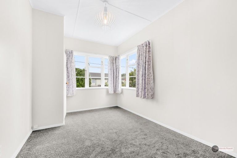 Photo of property in 10 Rumgay Street, Fairfield, Lower Hutt, 5011