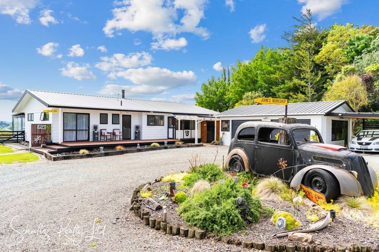 Photo of property in 4 Horniblow Road, Matakohe, 0594