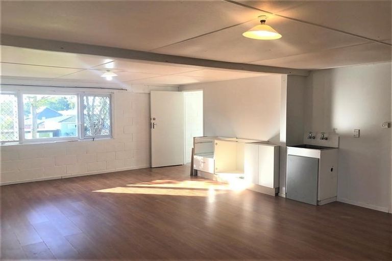 Photo of property in 57 College Road, Northcote, Auckland, 0627