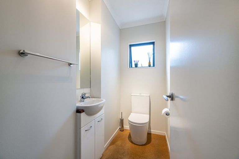 Photo of property in 19 Highfields Terrace, Henderson, Auckland, 0612