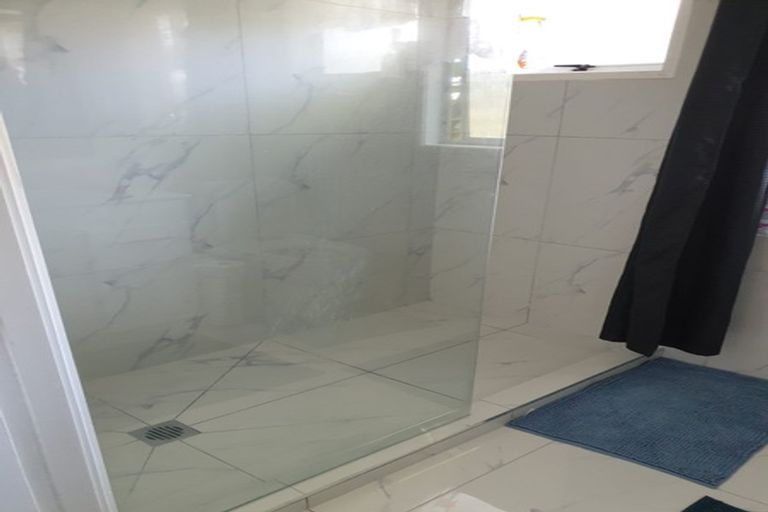 Photo of property in 2/12 Chamade Place, Clover Park, Auckland, 2019