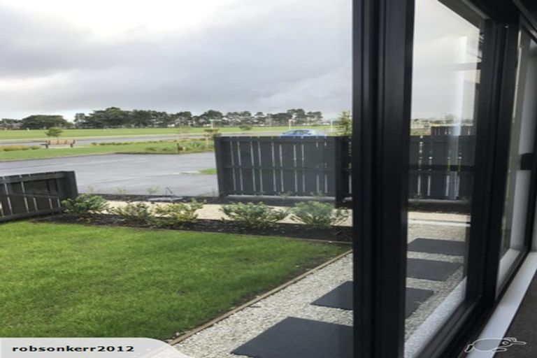 Photo of property in 15 Lieutenant Lane, Papakura, 2110