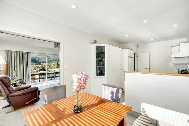 Photo of property in 56 Fyvie Avenue, Tawa, Wellington, 5028