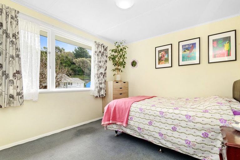 Photo of property in 188 Sievers Grove, Cannons Creek, Porirua, 5024