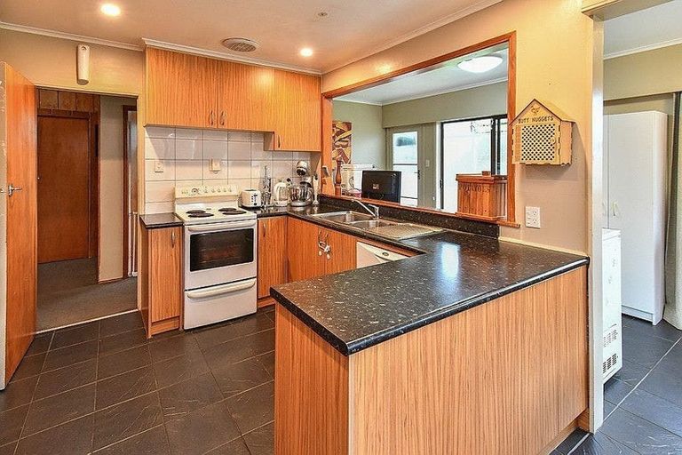 Photo of property in 6 Miles Avenue, Papatoetoe, Auckland, 2025