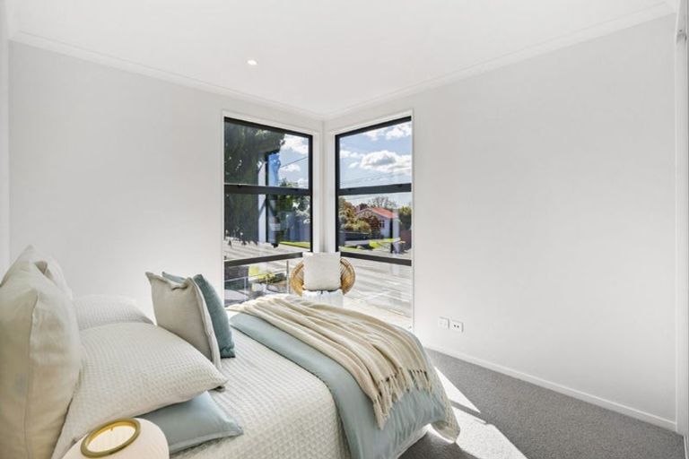 Photo of property in 32 Swanson Road, Henderson, Auckland, 0610