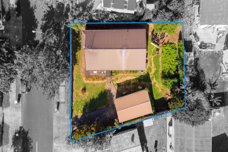 Photo of property in 1 Horlicks Place, Randwick Park, Auckland, 2105