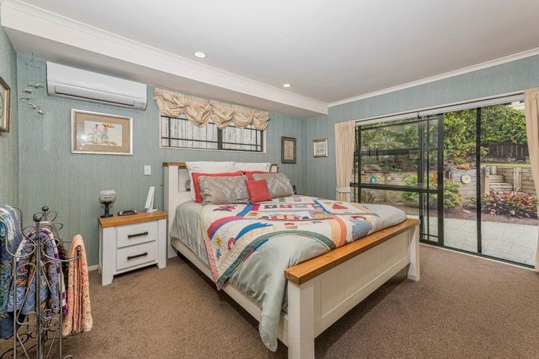 Photo of property in 15 Hogarth Rise, West Harbour, Auckland, 0618