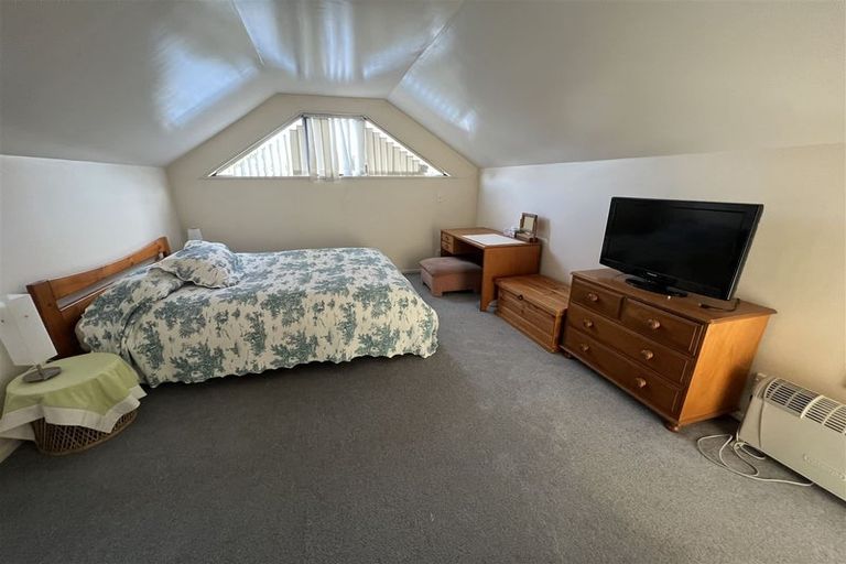 Photo of property in 275 Memorial Avenue, Burnside, Christchurch, 8053