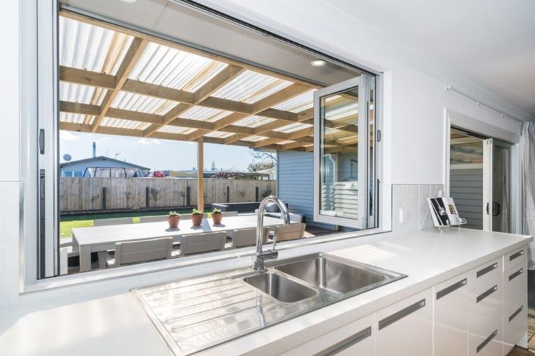 Photo of property in 8 Russell Street, Feilding, 4702