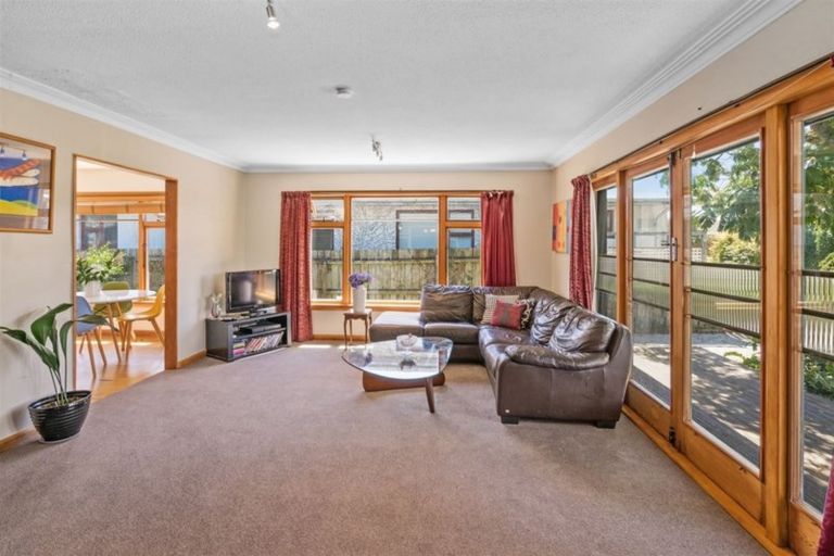 Photo of property in 12 Halliwell Avenue, Papanui, Christchurch, 8052