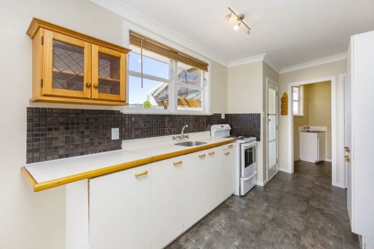 Photo of property in 16 Kentucky Street, Totara Park, Upper Hutt, 5018