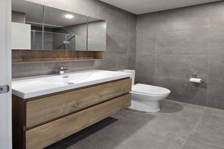 Photo of property in 2c Stokes Avenue, Te Atatu Peninsula, Auckland, 0610