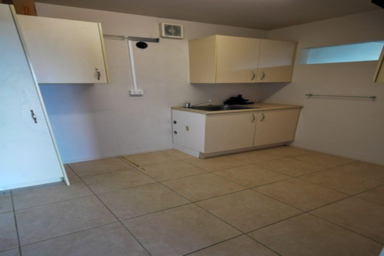 Photo of property in 20 Bournemouth Terrace, Murrays Bay, Auckland, 0630