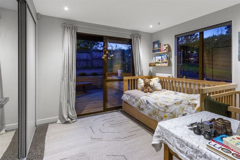 Photo of property in 19 Bernard Magnus Lane, Greenhithe, Auckland, 0632