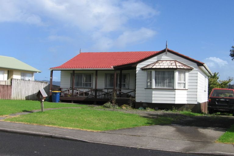 Photo of property in 22 Tudor Road, Henderson, Auckland, 0610