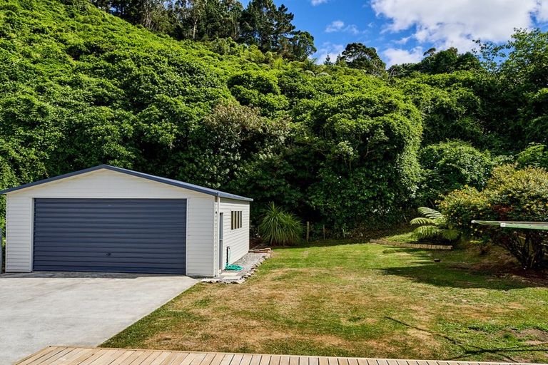 Photo of property in 48 Kiwi Crescent, Tawa, Wellington, 5028