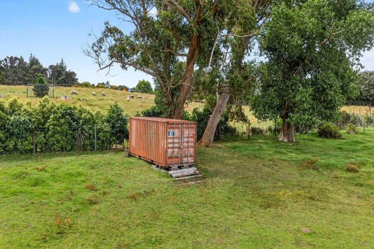 Photo of property in 1014 South Head Road, South Head, Helensville, 0874