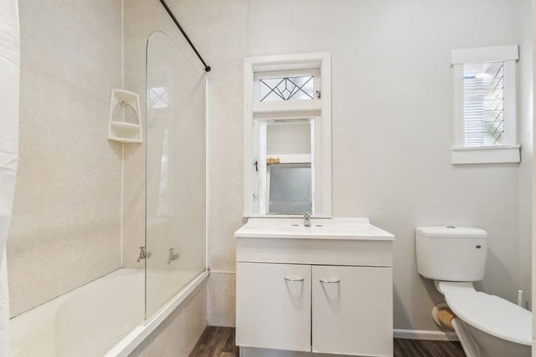 Photo of property in 22 Ranfurly Road, Papatoetoe, Auckland, 2104