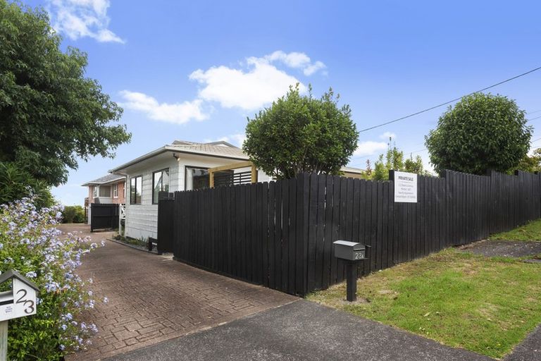 Photo of property in 2/23 Beatrice Avenue, Hillcrest, Auckland, 0627