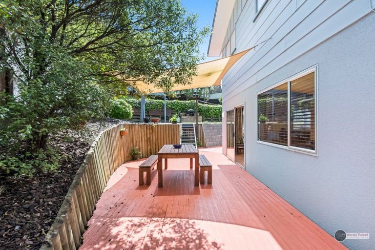 Photo of property in 74 Tirohanga Road, Tirohanga, Lower Hutt, 5010