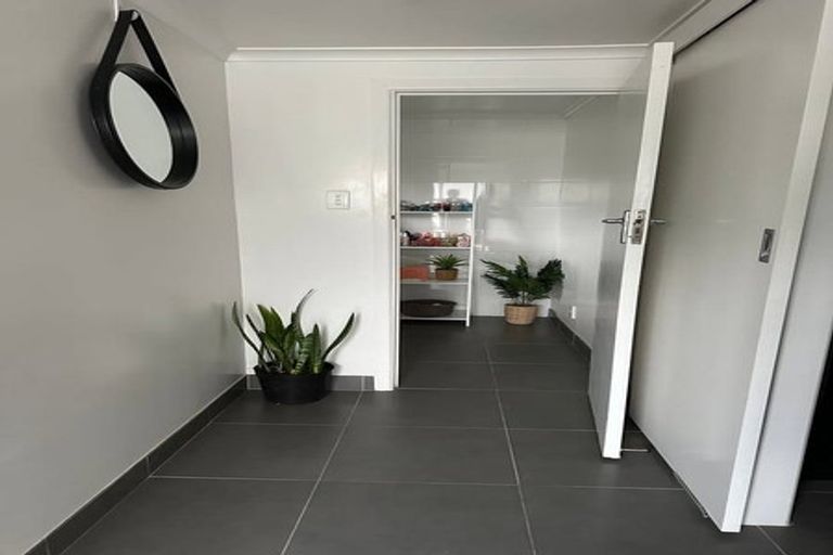 Photo of property in 1/49 Litten Road, Cockle Bay, Auckland, 2014